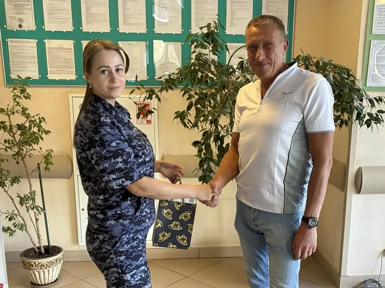 В УИС прздравили ветерана с юбилеем