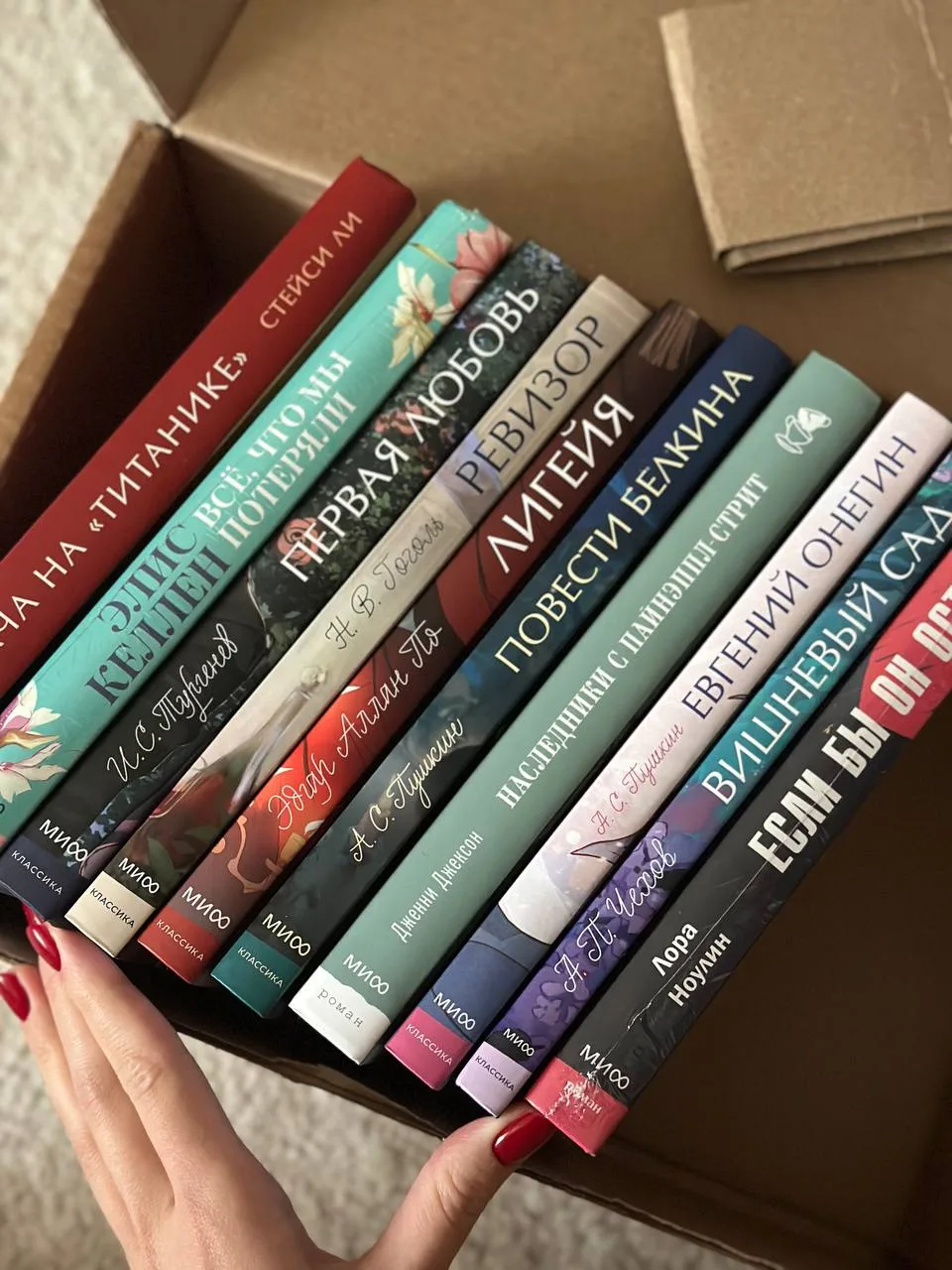 Чувствую себя небольшим книжным складом 🥹