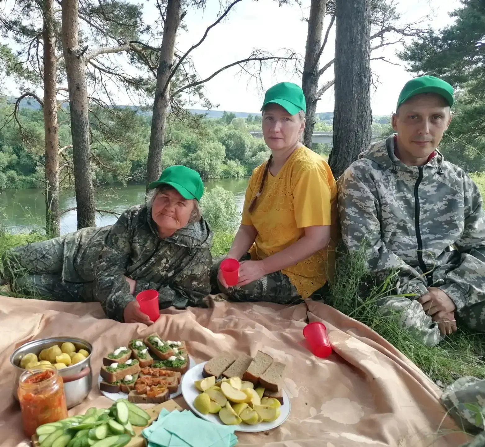Мы ходили в поход❗️
Проживающие Кунгурского филиала весело провели время. Поиграли в познавательные 