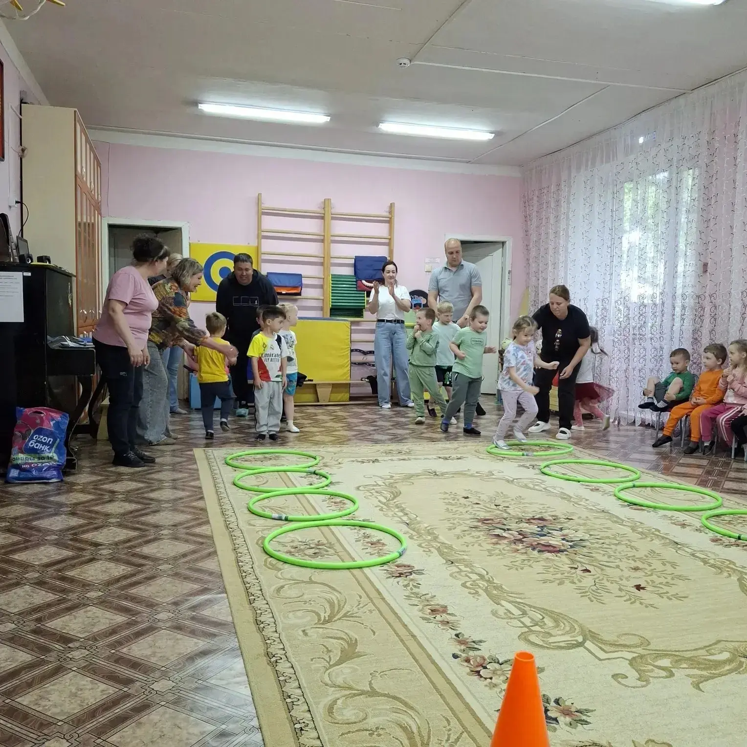 Семья в движении – счастье вдвойне!   ЦРР детский сад "Тополëк"  превратился в настоящий спортивный 