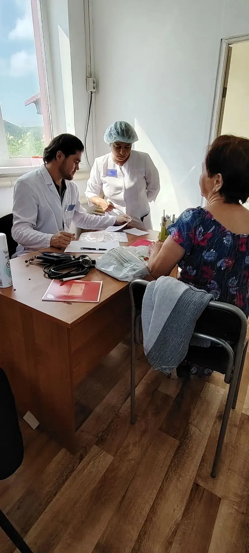 🚑 Здоровье едет к вам: масштабный десант врачей Акъярской ЦРБ в деревню Большеарслангулово!

Для то