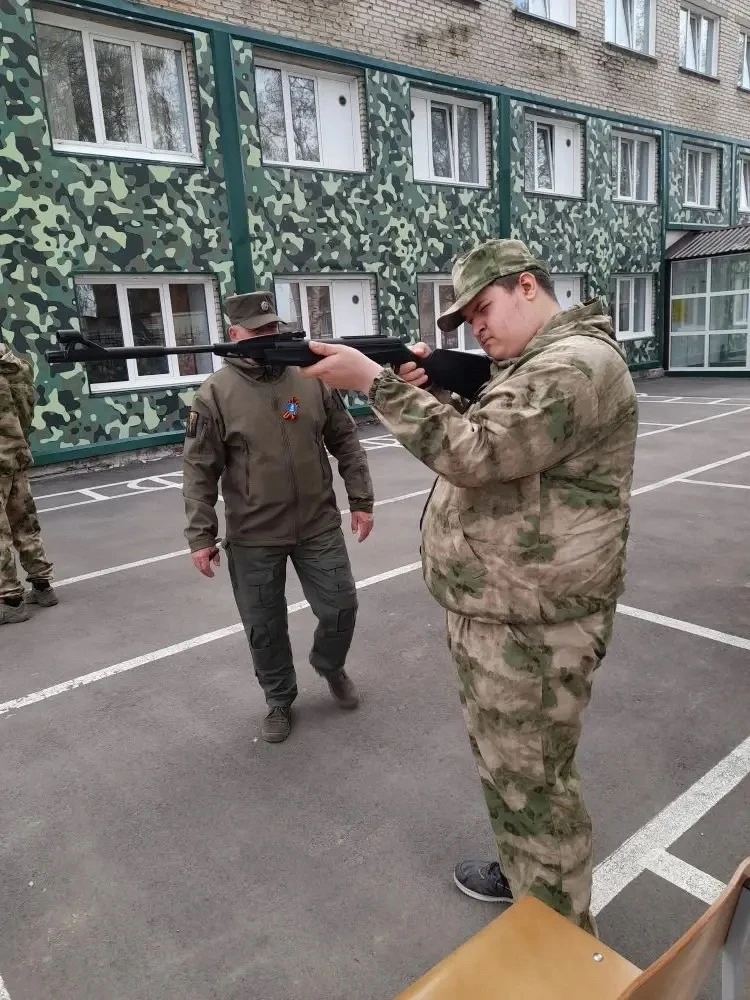 🔉Сегодня студенты колледжа успешно проходят испытания на учебных военных сборах. 💪  📌 Утро начинаетс