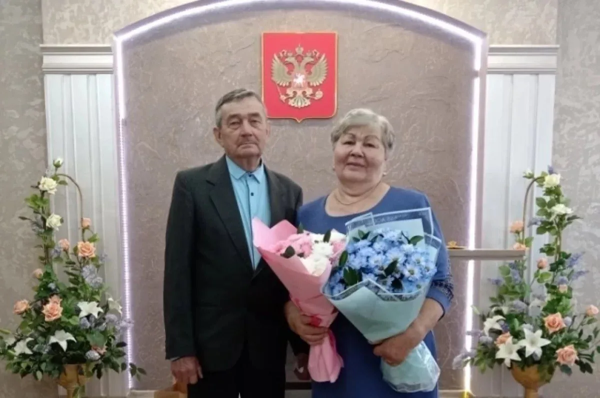 Супруги Павел и Нина Филипповы из Балея отметили изумрудную свадьбу — в браке пара 55 л...