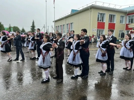 Последний звонок — праздник для всей школьной семьи!