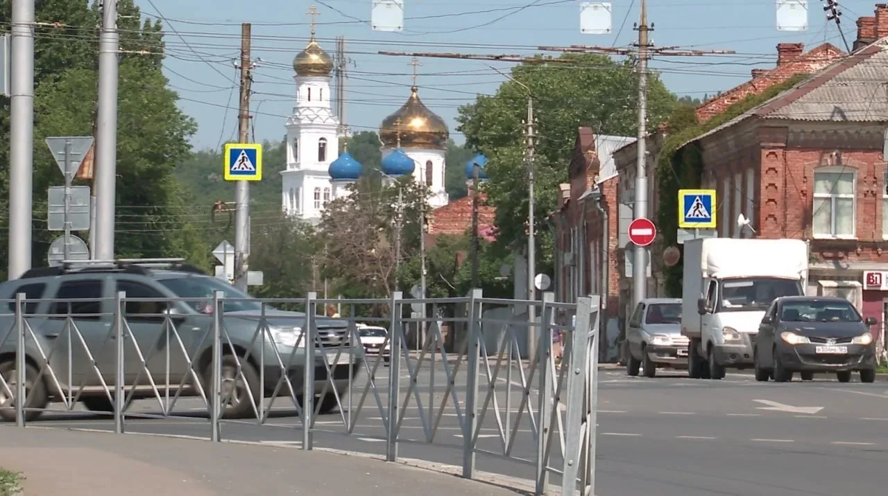 Для увеличения пропускной способности дороги в районе Славянской площади изменили схему движения

Из