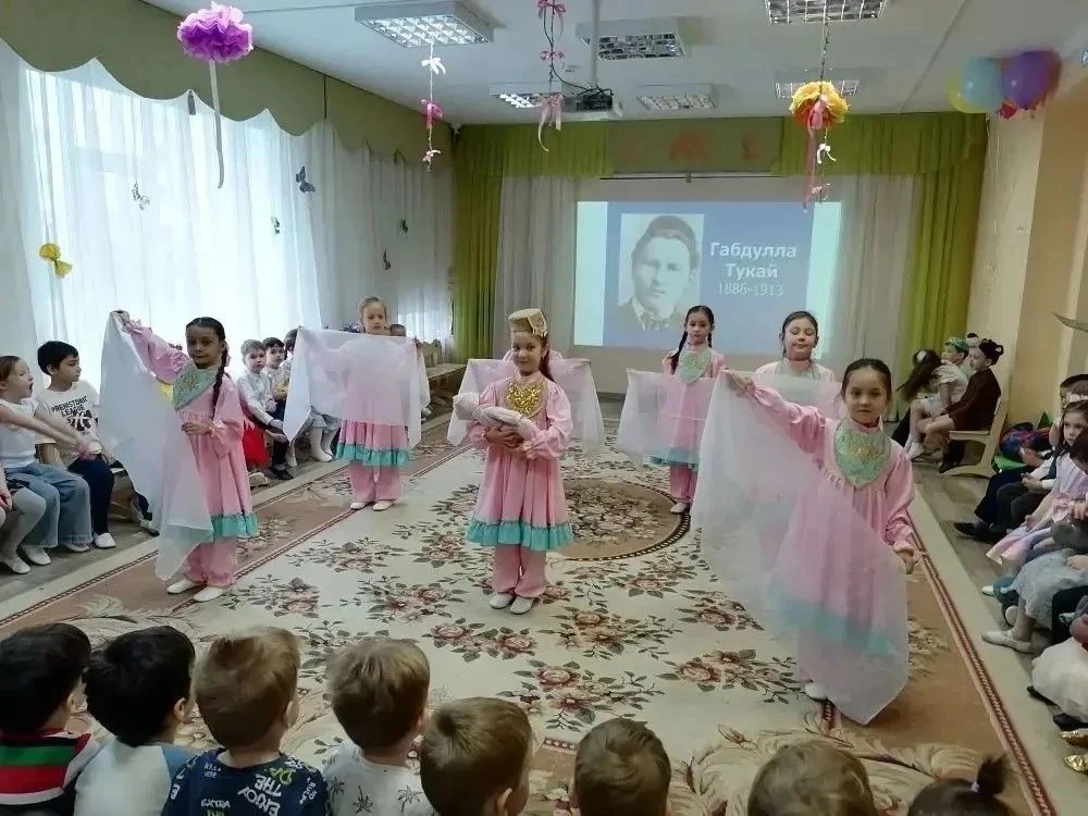 Апрель аенда халкыбыз яраткан шагыйребез Г.Тукайның туган көнен билгеләп үтте. Безнең дә балалар бак