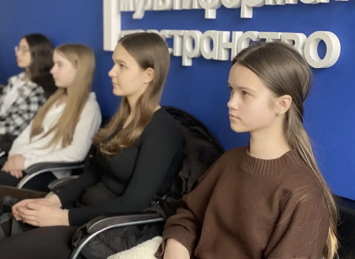 🚁 «Крылья Первых» — на крыльях скорости!  Команда нашей школы «Крылья Первых» приняла участие в захв