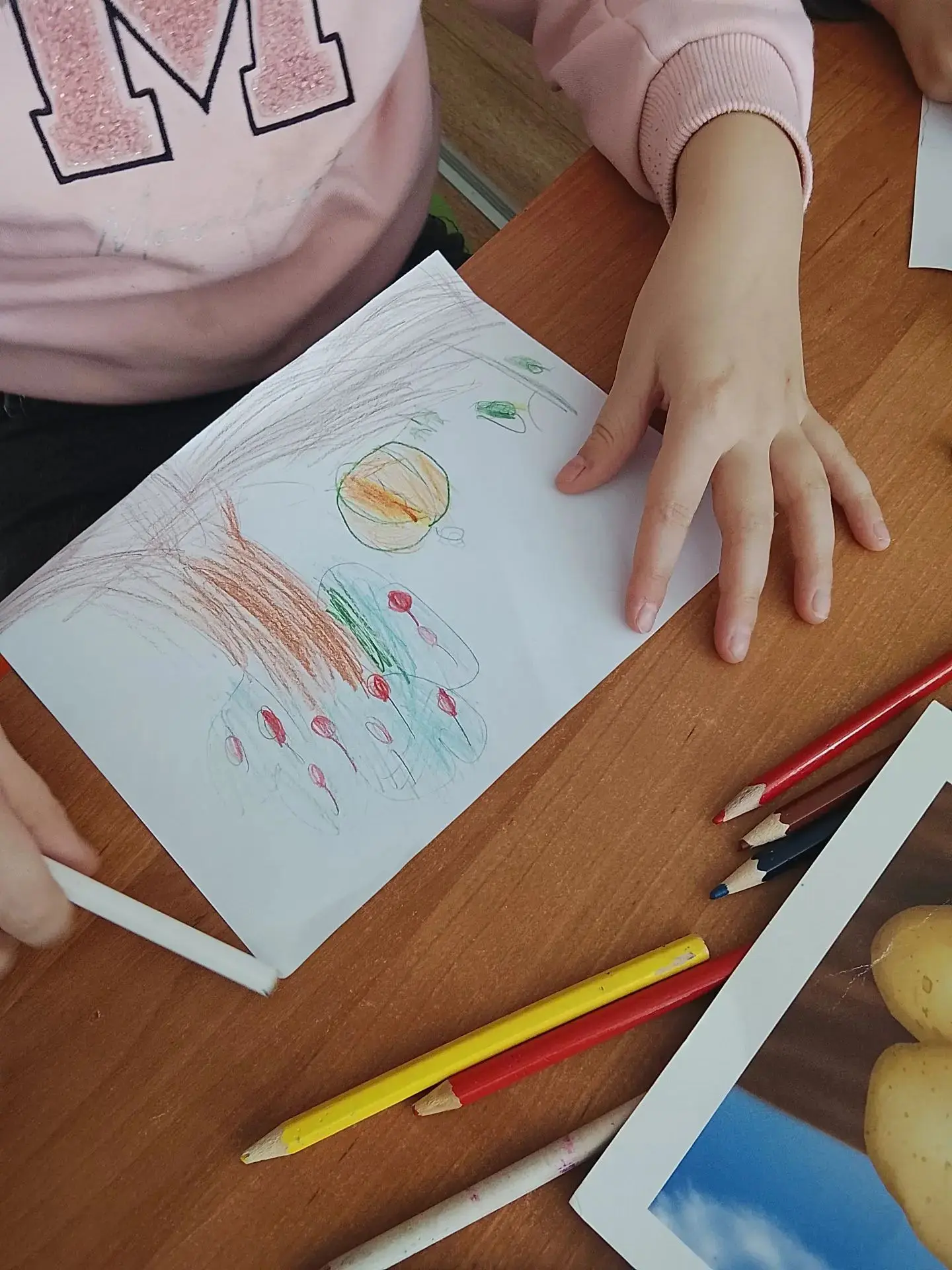 🌱🍓 **Продолжение увлекательной темы недели "Во саду ли, в огороде"!** 🍏🥕