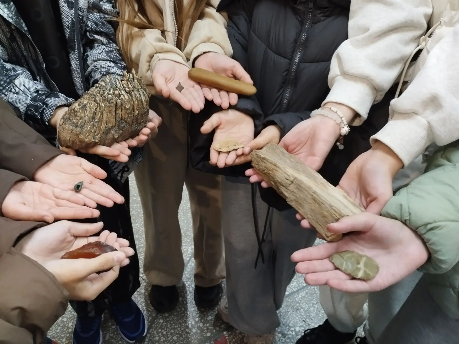 Выходной день в музее - это познавательно и даже весело! Ребята Газпромшколы познакомил...