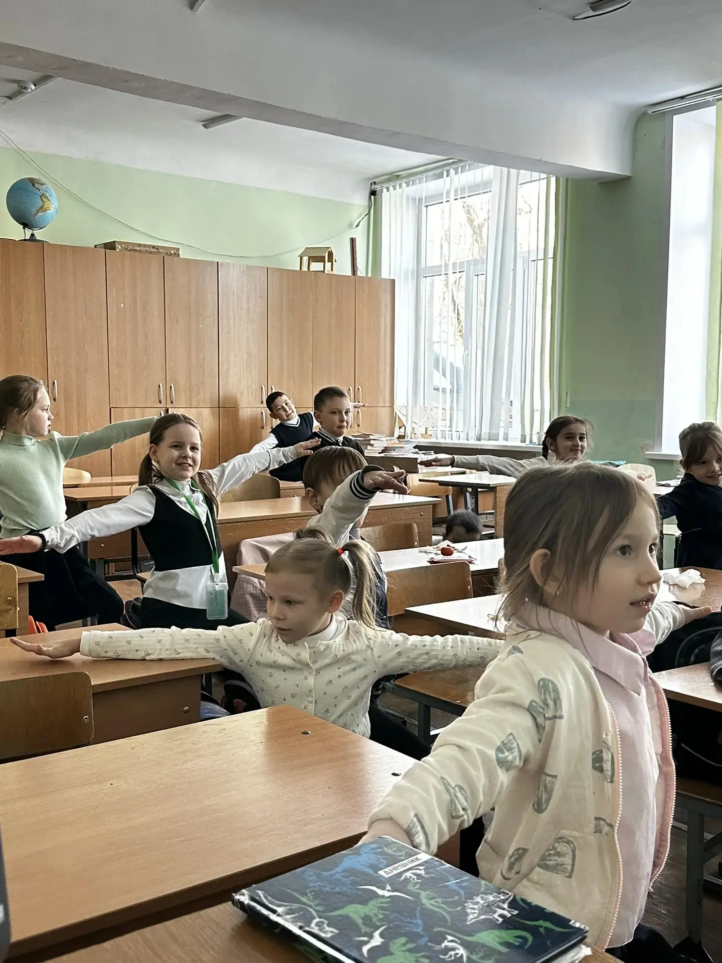 СПОРТ В ШКОЛЕ — ЭТО ЗАРЯД БОДРОСТИ И ОТЛИЧНОГО НАСТРОЕНИЯ! 💪✨  В 1 «Б» классе, в рамках трека «Орлят