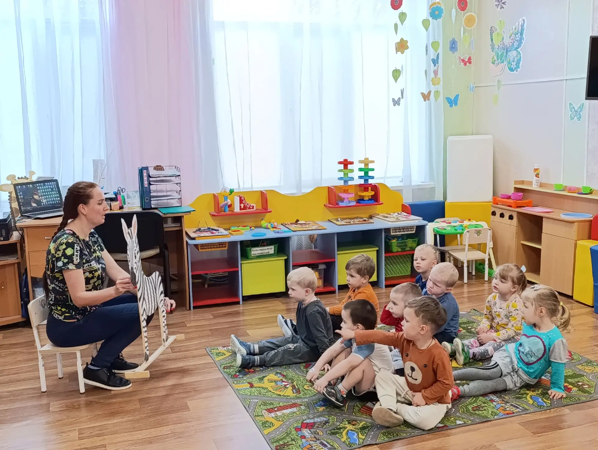 🦓 Интересные моменты из жизни группы «Бусинки».

Недавно у наших малышей прошло творческое занятие 