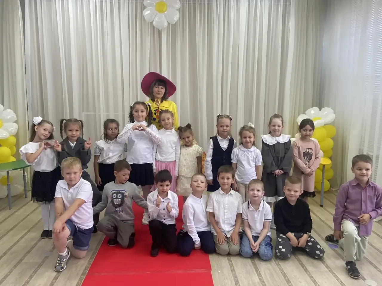 🍁 В нашем детском саду прошёл яркий и весёлый праздник, посвящённый Дню знаний. Главны...