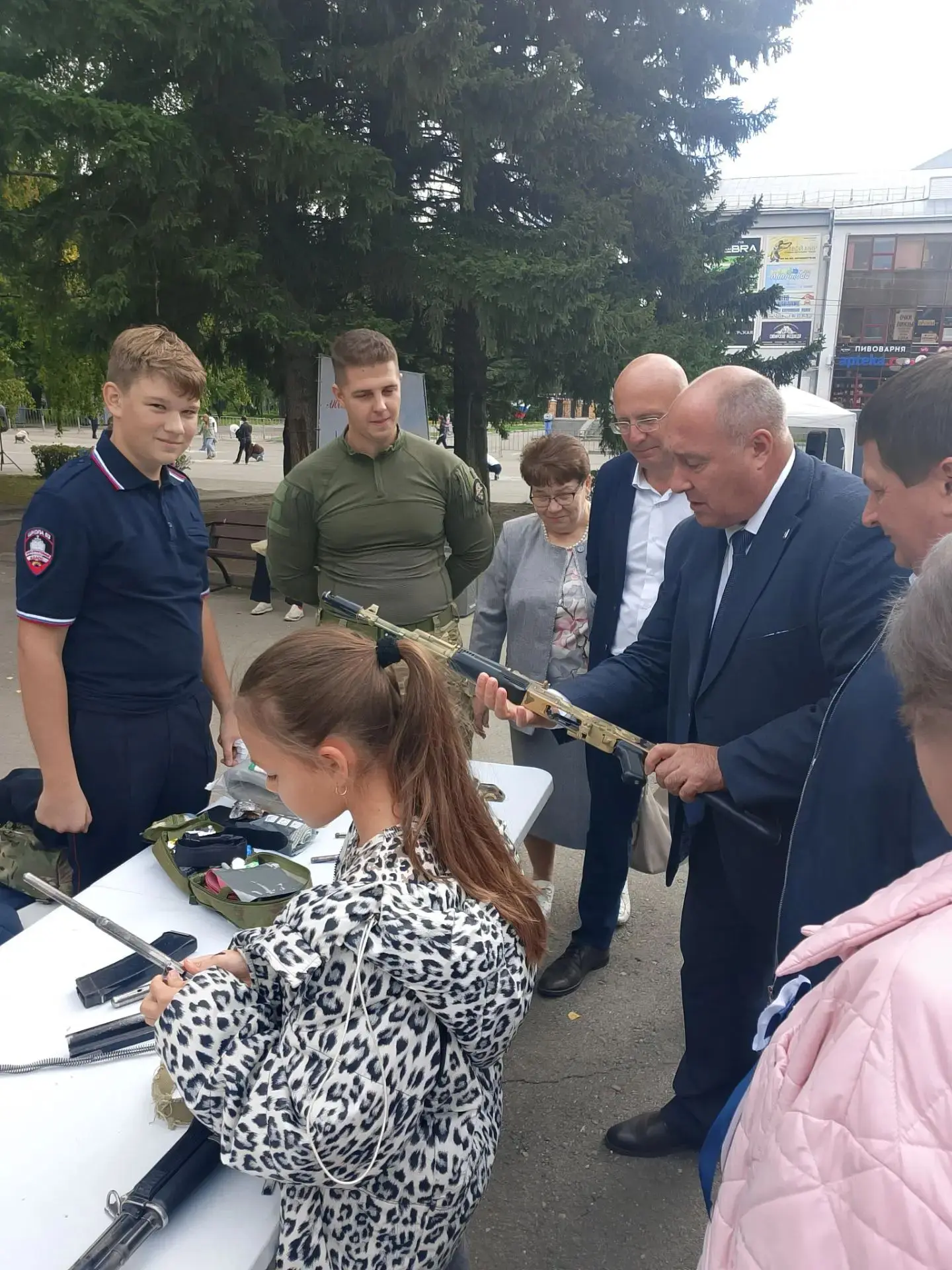 С Днём рождения, любимый город Барнаул! Актив музея школы под руководством Рыжикова Оле...