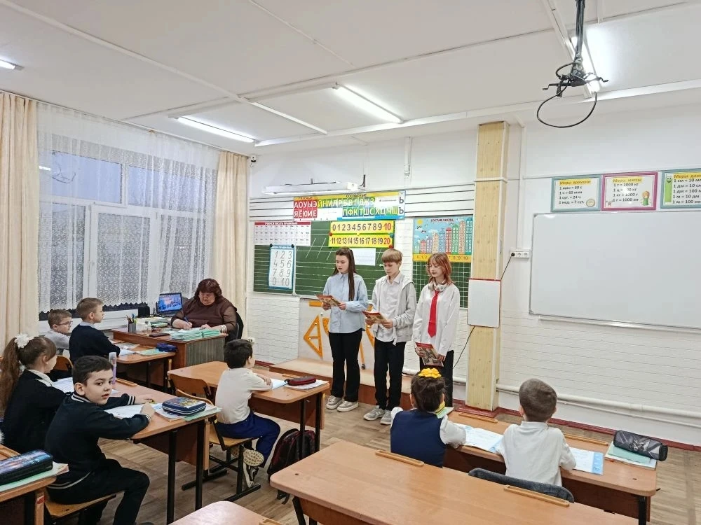 Вновь команда юных краеведов нашей школы в работе! 🎉 Сегодня ребята провели информационные пятиминут