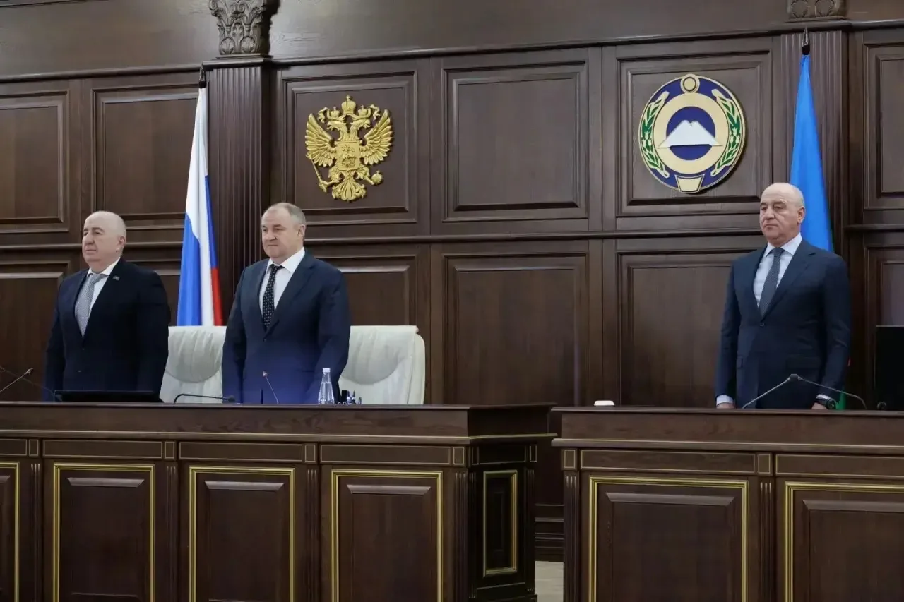Безопасность в приоритете!  Глава Карачаево-Черкесской Республики принял участие во внеочередной 21-