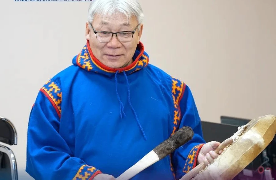 🏆 Евгений Худи из Ямальского района — победитель окружного конкурса в области фольклора и родных яз