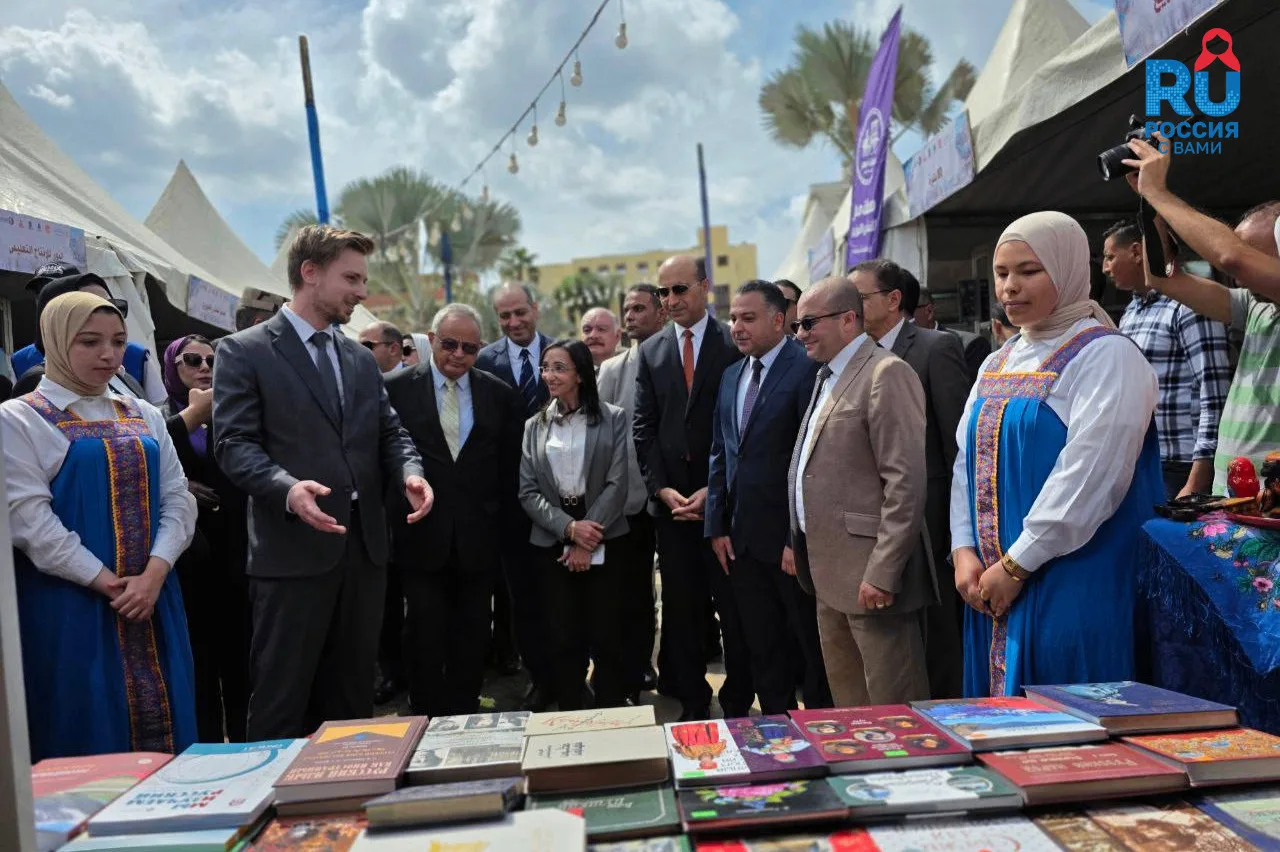 🇷🇺🇪🇬 Классика русской литературы на книжной ярмарке в Даманхуре