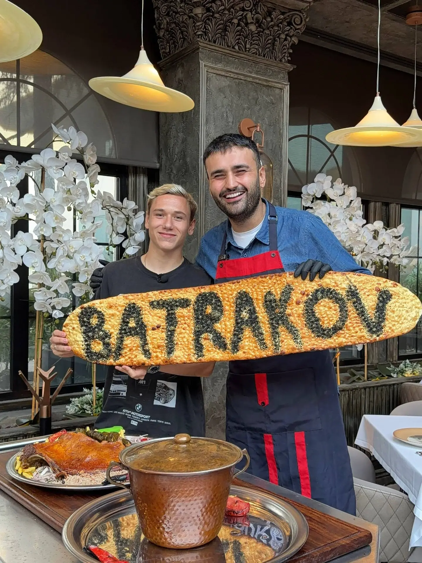 Алексей Батраков кайфует в Турции. Новичок «Галатасарая» стал гостем одного из самых из...