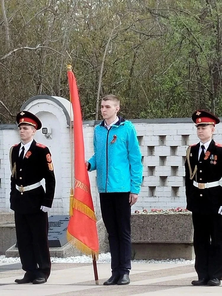 «ЧЕСТЬ ХРАНИТЬ ИСТОРИЮ: НАШИ РЕБЯТА ЗАВОЕВАЛИ ПРАВО ГОДОВОГО ХРАНЕНИЯ КОПИИ БОЕВОГО ЗНАМЕНИ...»     