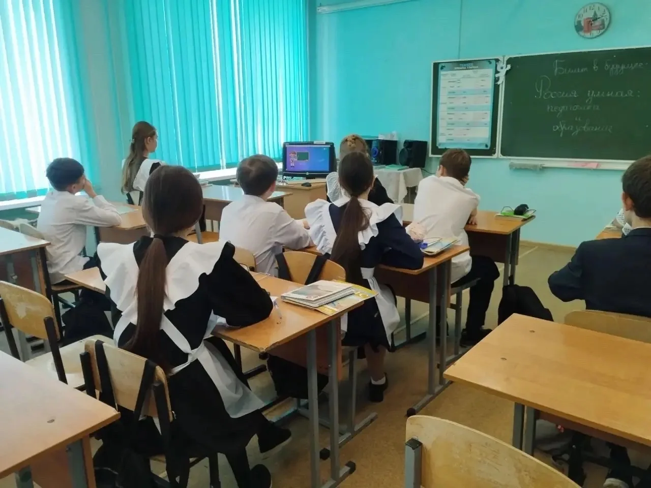 🎓 Профориентационное занятие «Россия — мои горизонты»: заглянули в мир педагогики 🎓