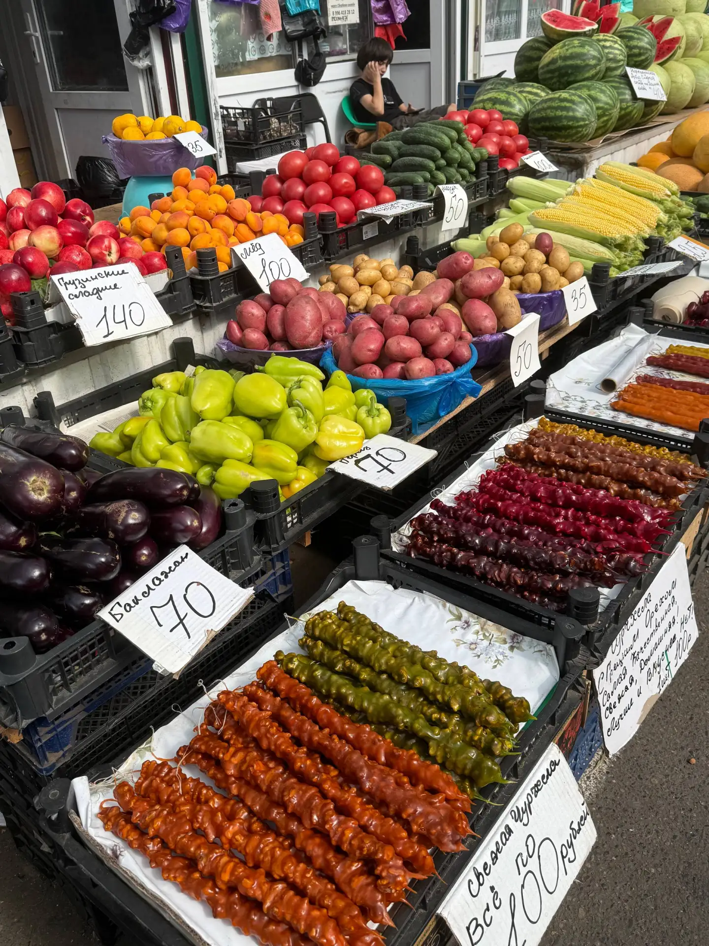 Я знаю, многие ругают наш рынок. Но я его очень люблю все продукты такие аппетитные и ароматные 😍 а