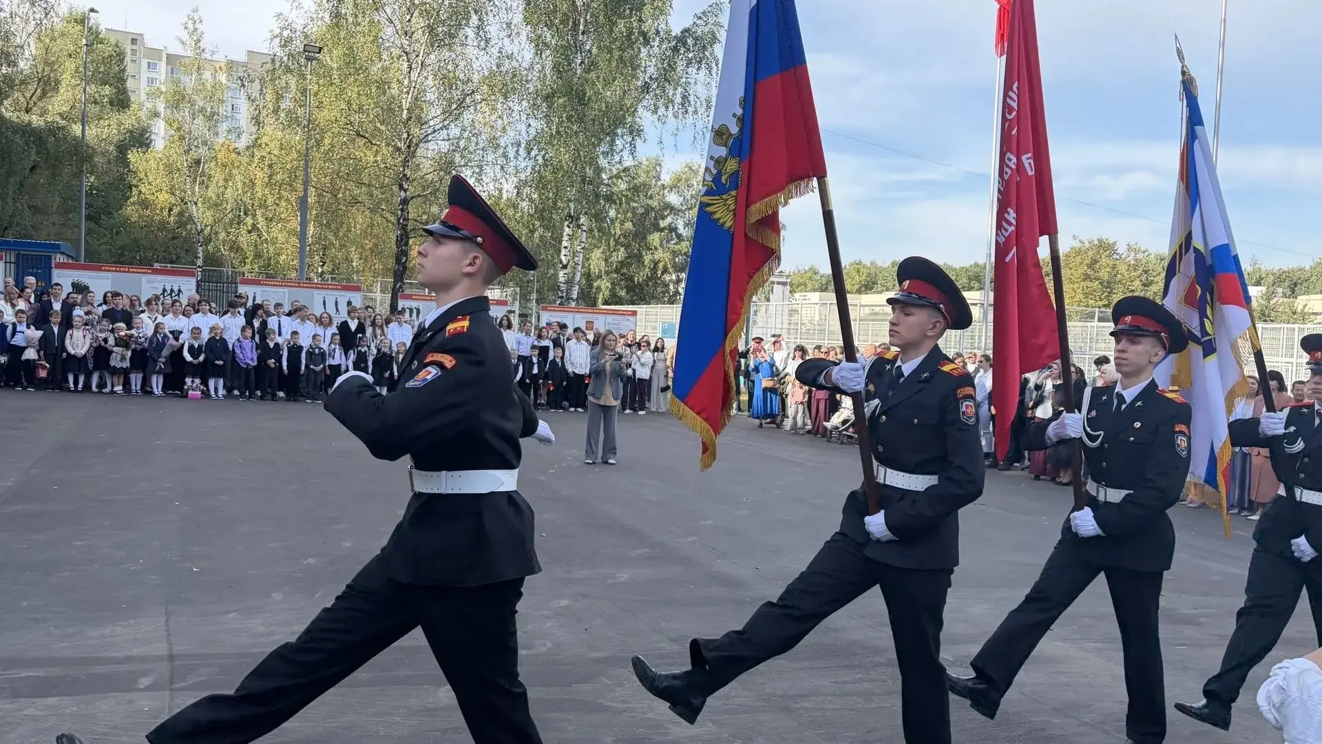 Сегодня в школе №1507 — праздник с историей! 🎉1 сентября — это всегда важный день, но ...