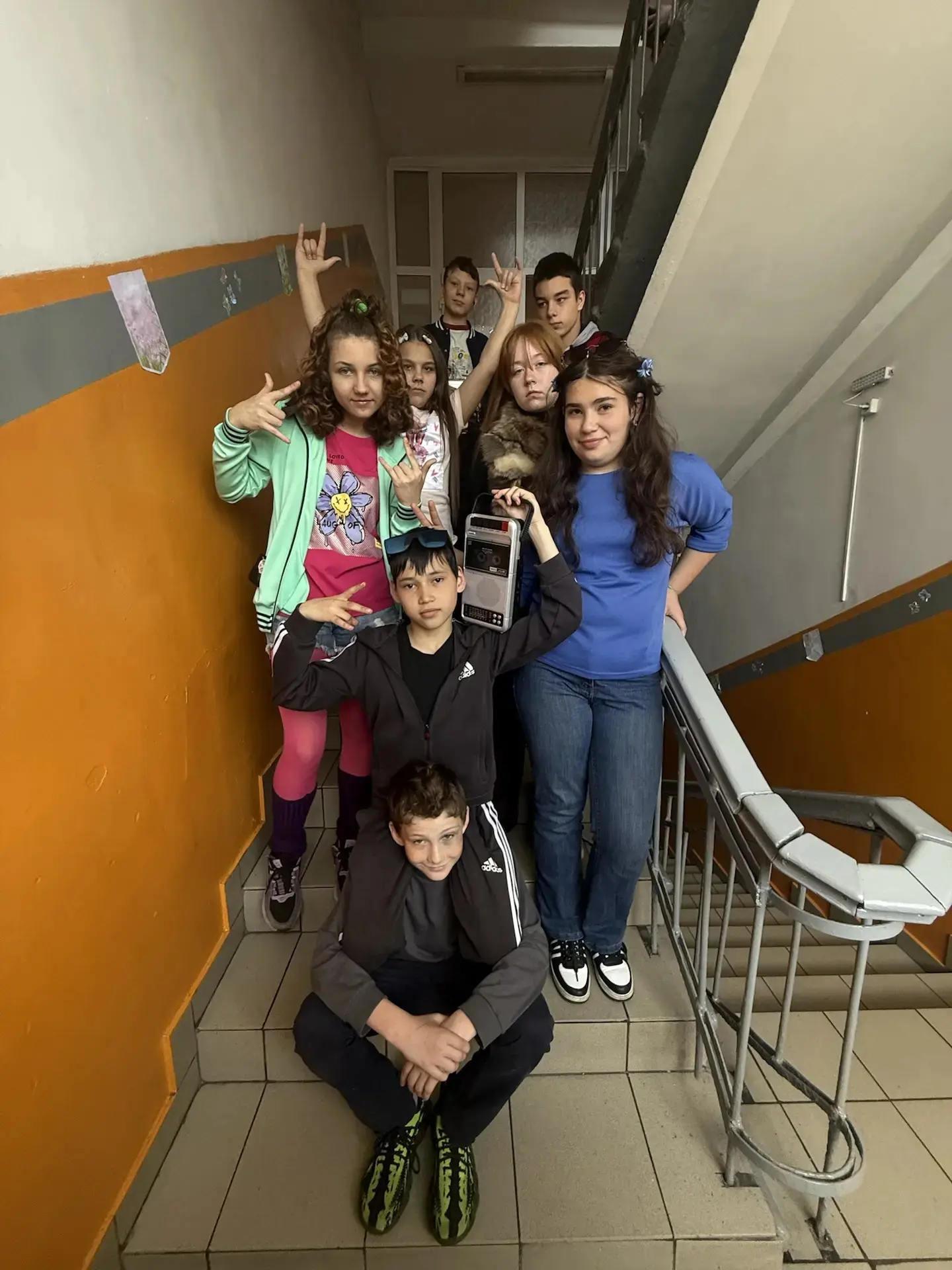 📼 День 90-х: ретро-волна накрыла школу! 📼