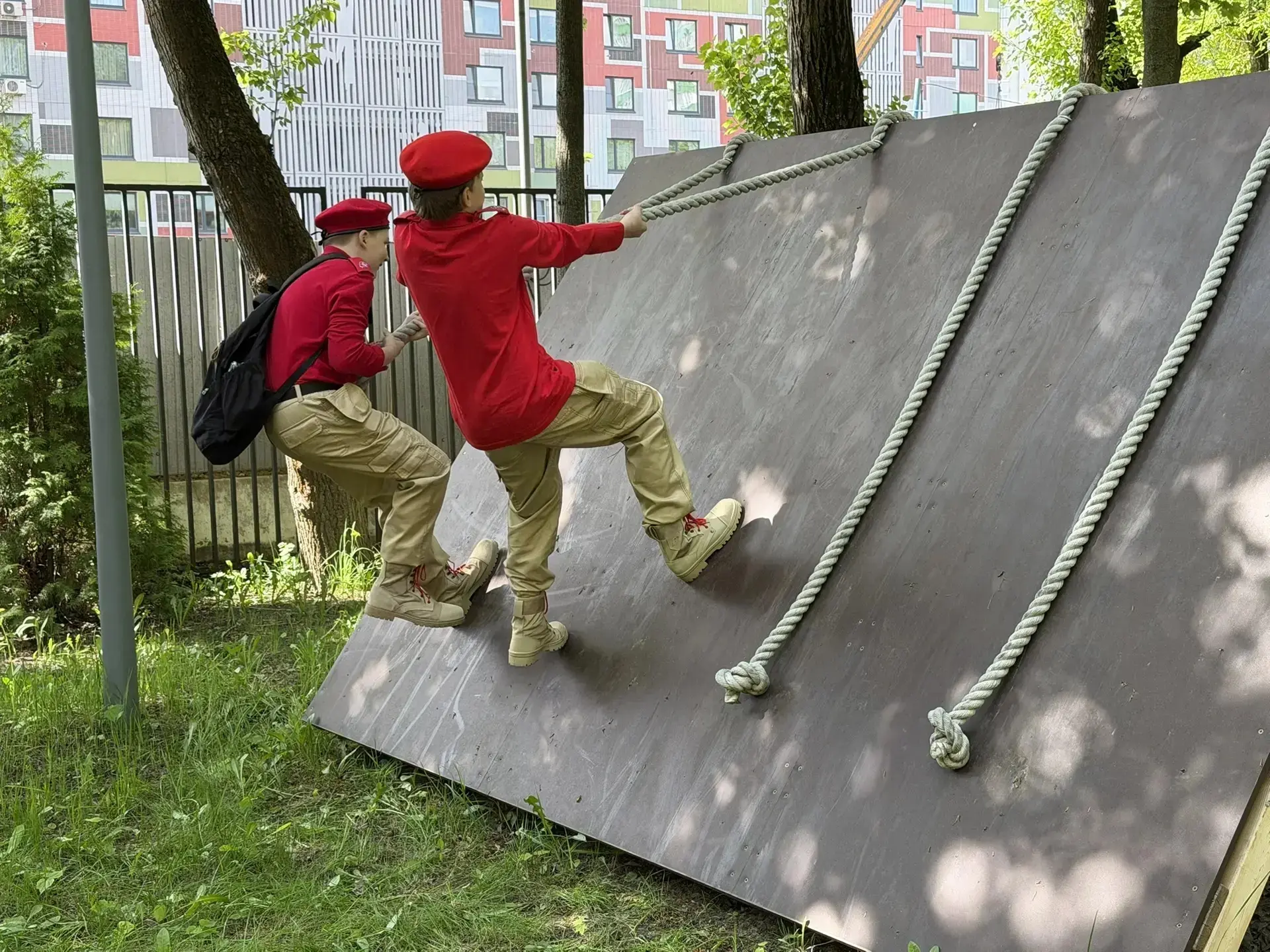 ПРИНЯТИЕ КЛЯТВЫ ЮНАРМЕЙЦА  🎖️16 мая ученики 5"А" и 7"А" классов торжественно приняли Клятву юнармейц