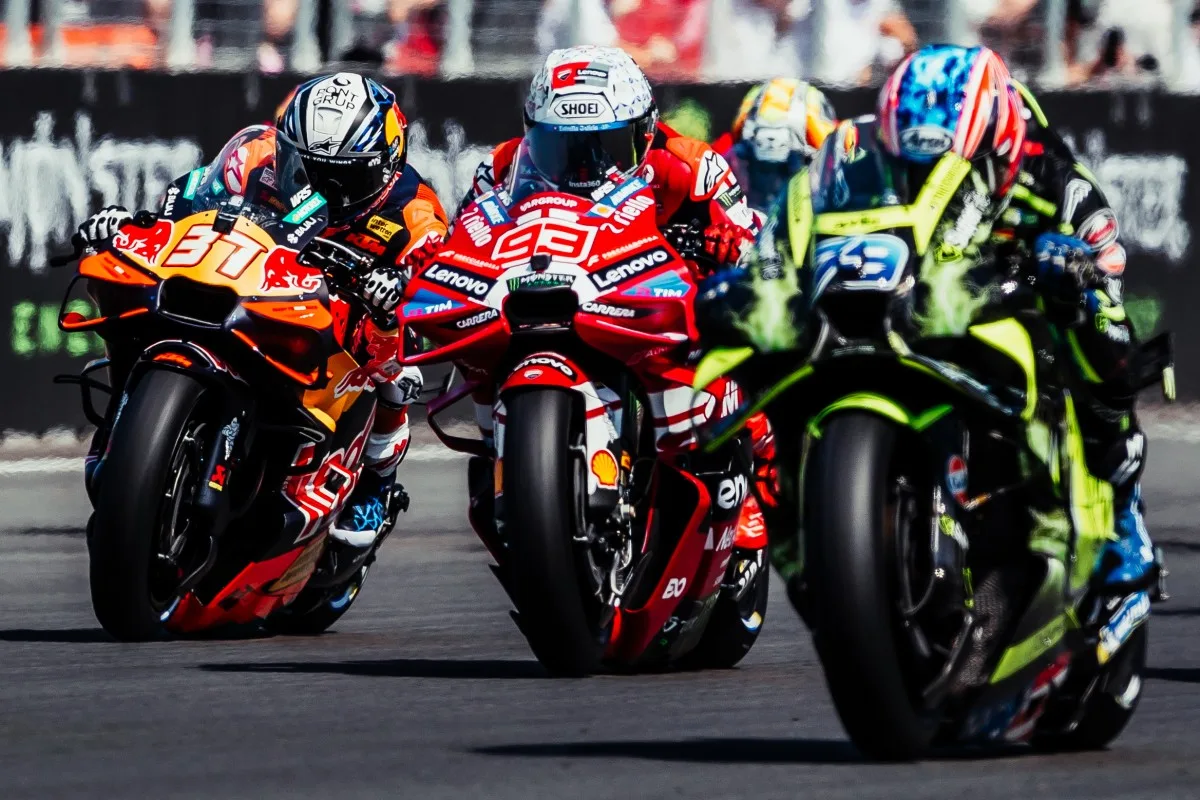 Спринт CzechGP: Баньяя и Огура - герои дня, но Маркес стремительно приближается к Беццекки