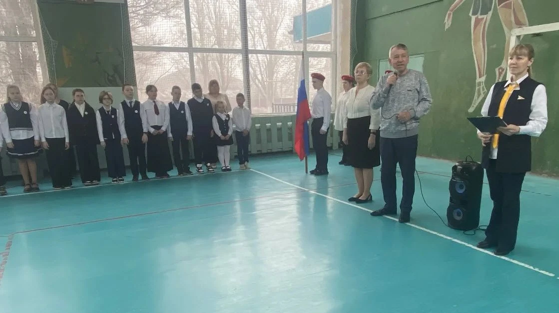 Линейка, посвящённая началу нового трека программы «Орлята России». Участниками стали ученики 3–4-х 