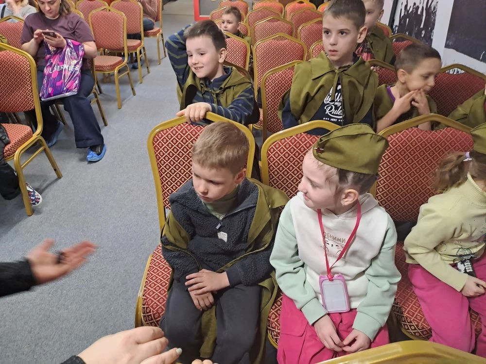 В преддверии Дня Великой Победы воспитанники подготовительных групп № 2, 9 и 10 дошкольного отделени