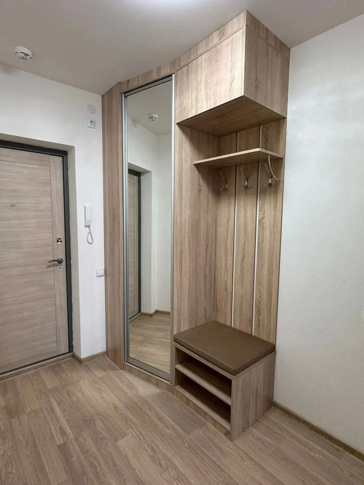 🛋️ Когда нужно и коммуникации спрятать, и место сэкономить, и ещё чтобы красиво было. ...