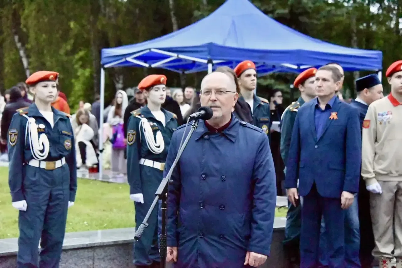 Память в пламени свечей

🕯️По всей республике в преддверии Дня памяти и скорби прошла патриотическа