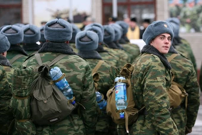 ❗️Генштаб ВС РФ направит около 120 тысяч призывников на срочную службу осенью 2026 года