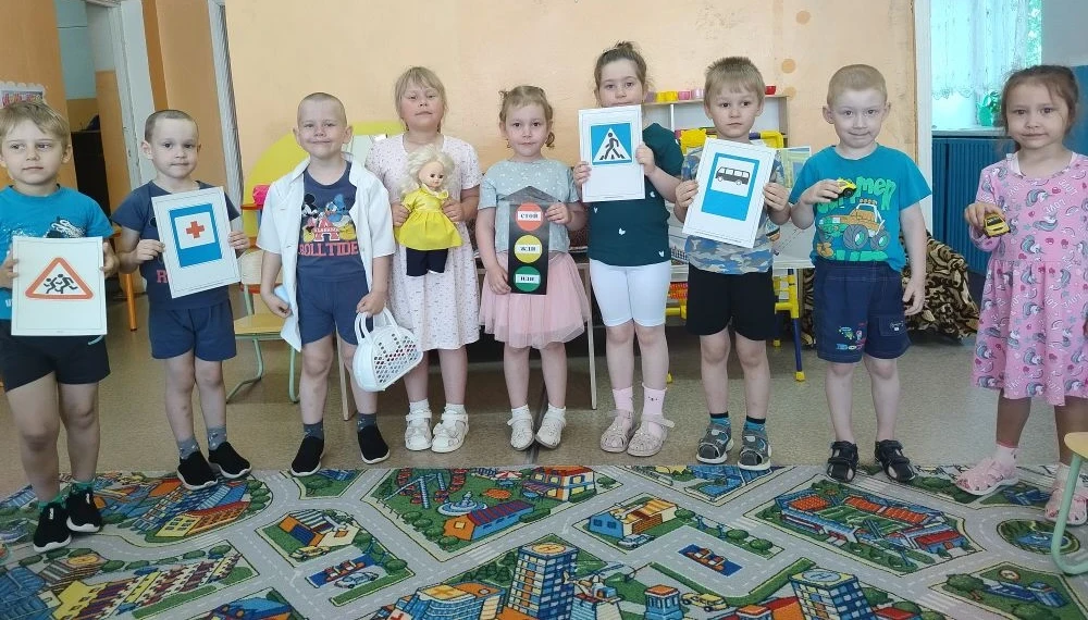 💥 Игровое занятие по безопасности дорожного движения прошло в средней группе «Фиалки»....