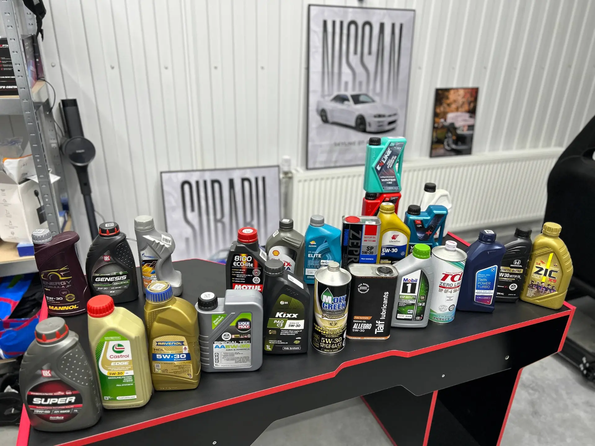 Сегодня ворвался в MOBIL1 и купил все виды топовых линеек масел. Самой популярной у нас вязкости 5-3