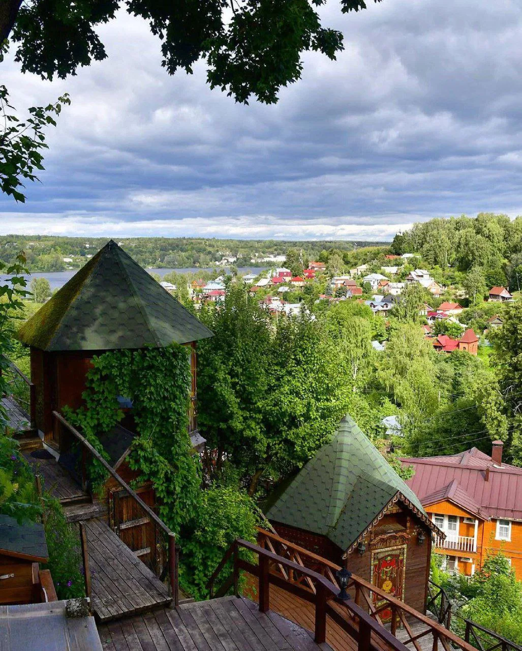 🏘 Сказочный город Плёс — место, куда хочется вернуться в любое время года  Плёс — совсем небольшой, 