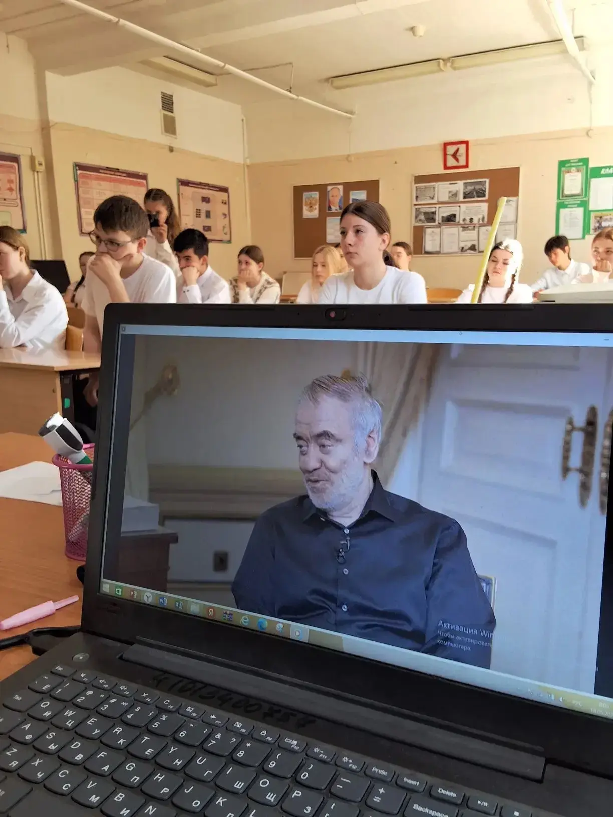 🇷🇺 О главном на понедельник: «Разговоры о важном» и торжественная линейка в МОУ СОШ № 12  Новая учеб
