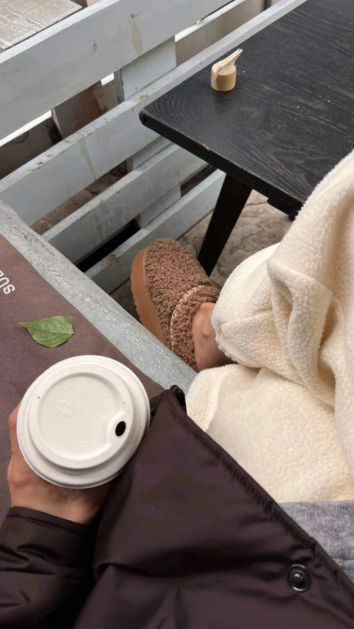 Эти меховые тапки были найдены на WB 
Классные! 🧸Примеряла подобные в Befree, но эти аккуратнее выг