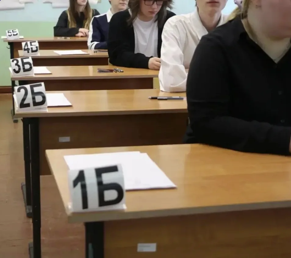 ✍ Девятиклассники Кандалакши пишут ОГЭ по русскому языку