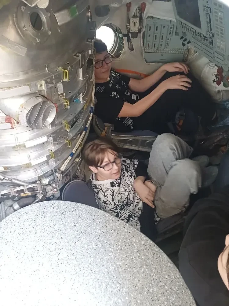 🚀 Путешествие к звёздам: школьники посетили Центр подготовки космонавтов  Учащиеся 7 «М», 8 «М» и 11
