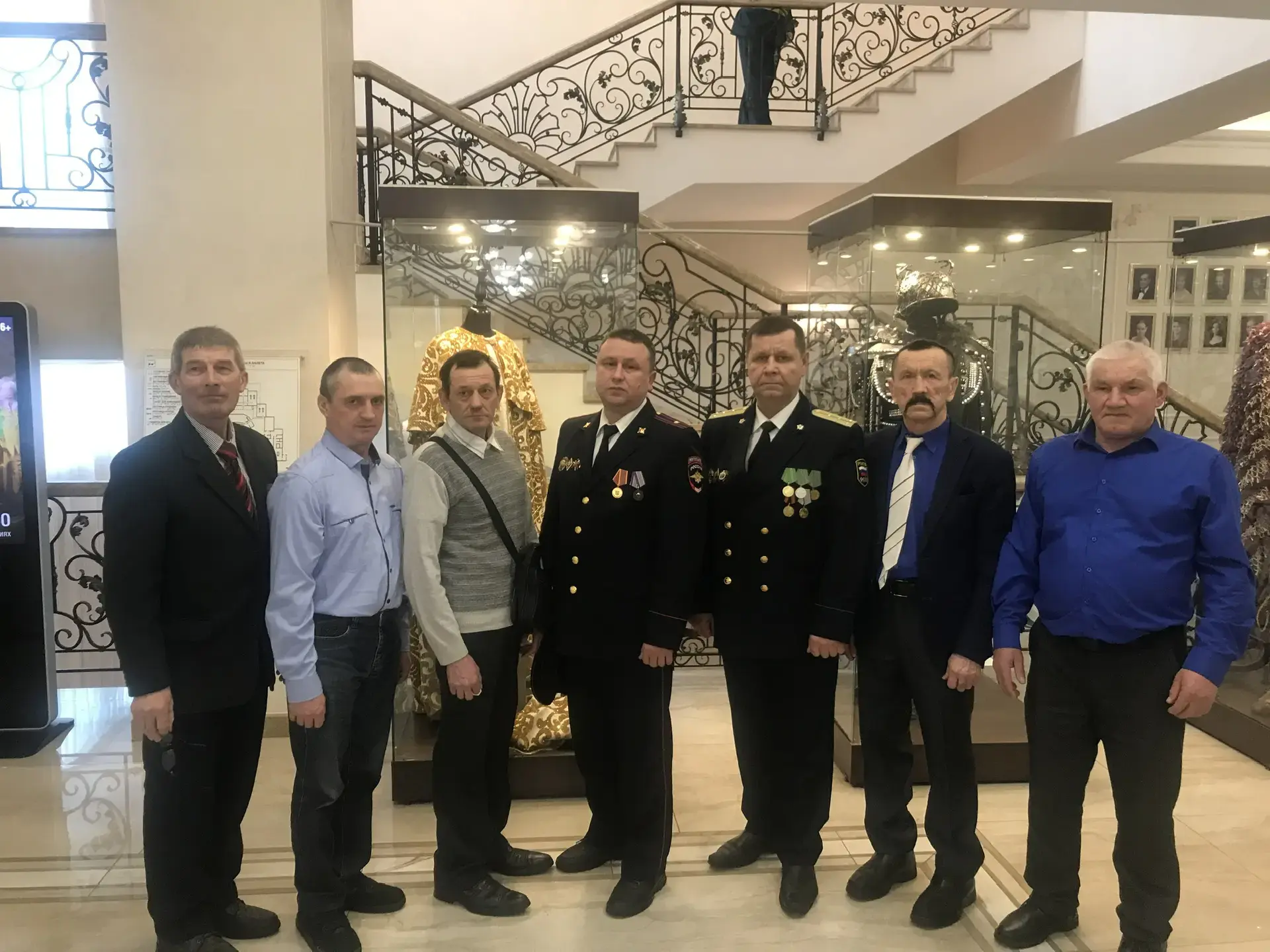 С наступающим праздником!