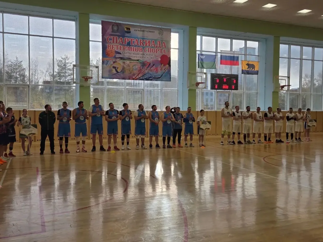 В спортивном комплексе «Сибиряк» сегодня особенно жарко: ветераны спорта из шести муниц...