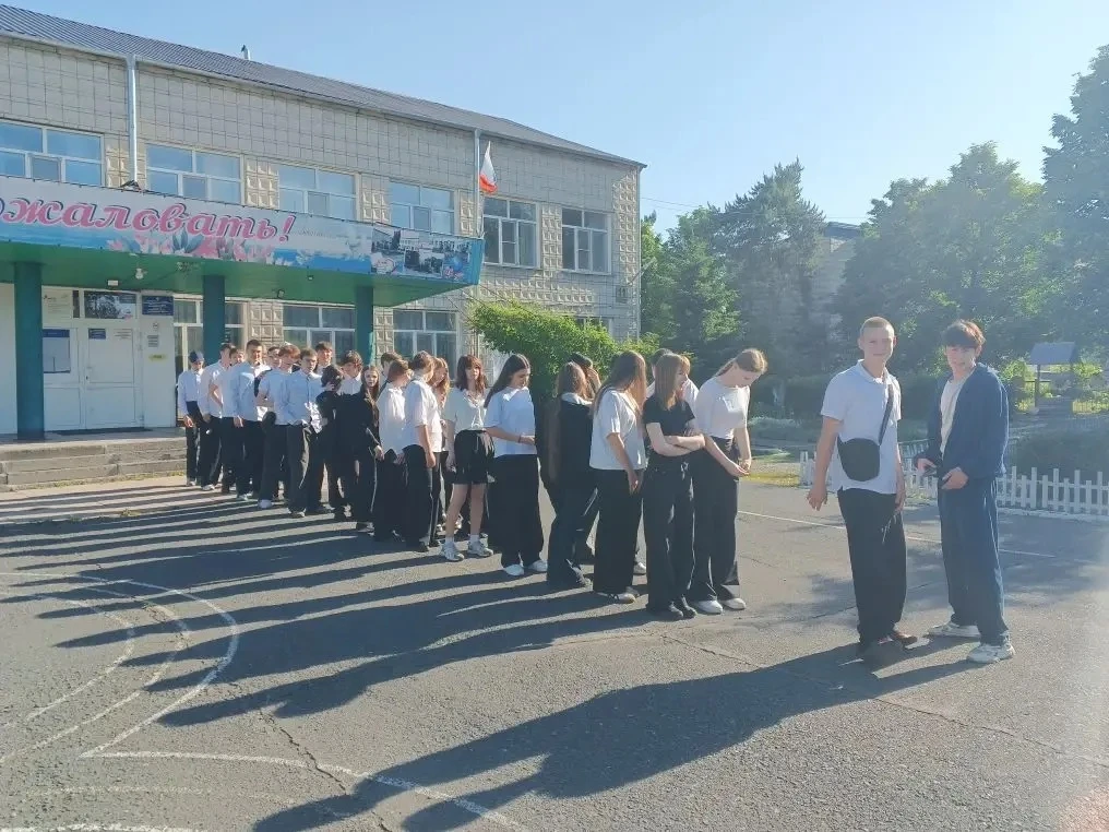 Сегодня важный день для наших девятиклассников! Они отправились на свой первый экзамен по выбору. Эт