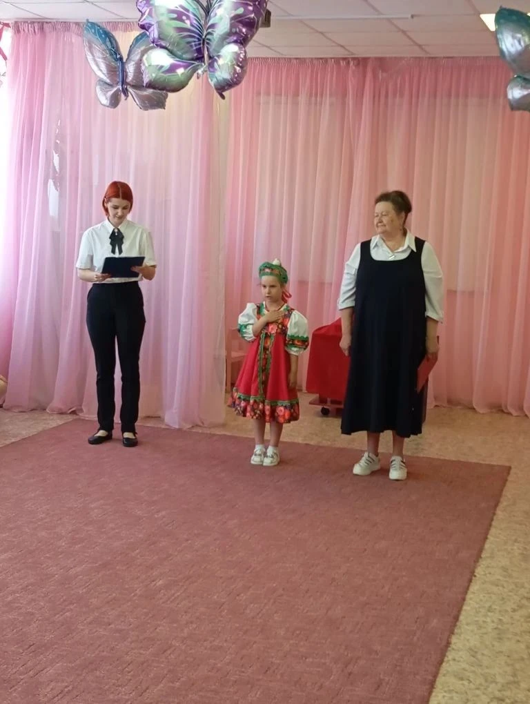 В преддверии государственного праздника "Дня России" в нашем детском саду прошло торжественное мероп