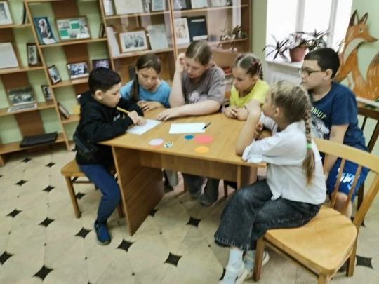Для ребят из пришкольного лагеря школы №4 мы провели познавательную игру «Что? Где? Поч...