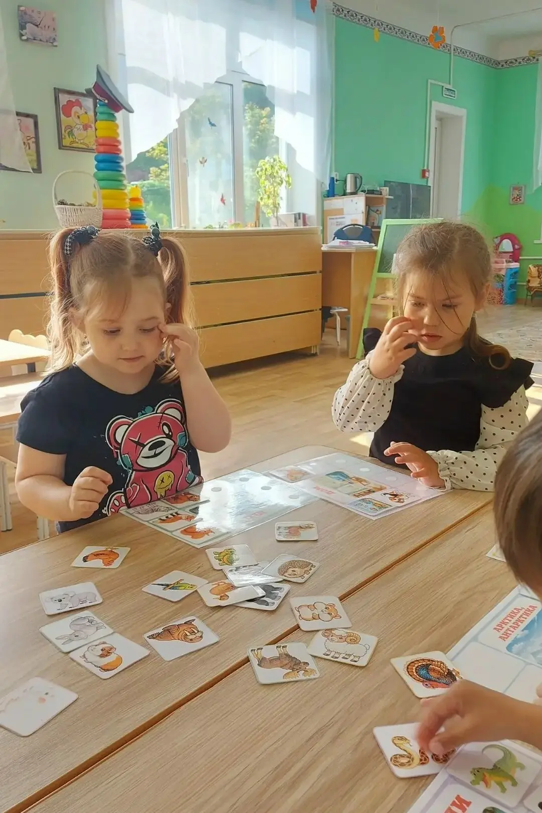 🐾🎉 Привет, дорогие Мышата и их замечательные родители! Сегодня в нашей группе особенный день — Ден