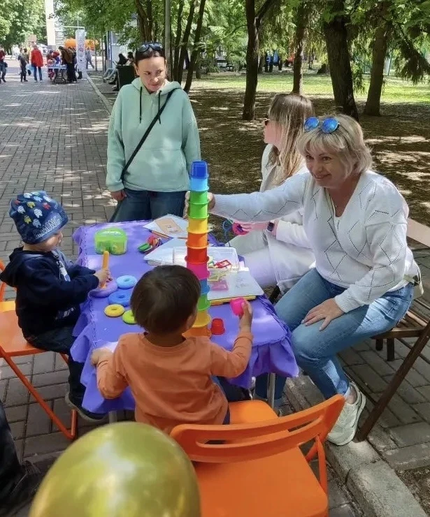 1 июня в парке имени Якутово было по-настоящему семейно и душевно ☀️🎈
Гостей ждала насыщенная прогр