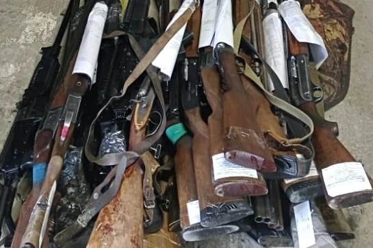 В Амурской области Росгвардия принимает у жителей региона гладкоствольное оружие. Затем его направля