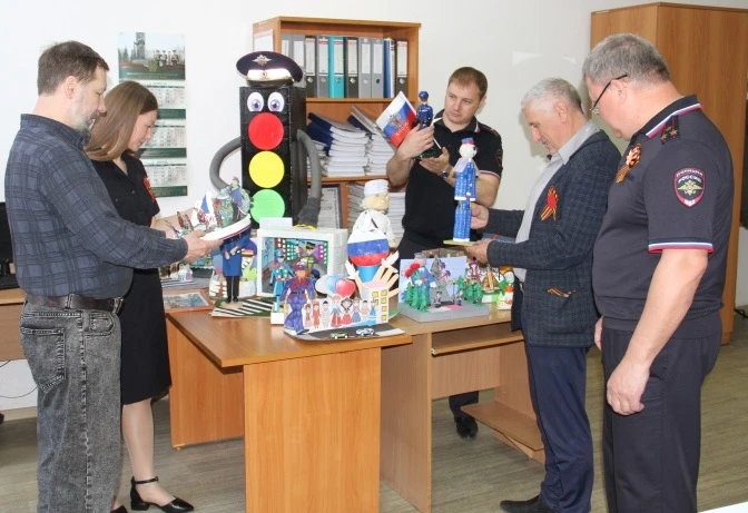 🎨В Алтайском крае подведены итоги регионального этапа конкурса «Полицейский Дядя Стёпа»  В ГУ МВД Ро